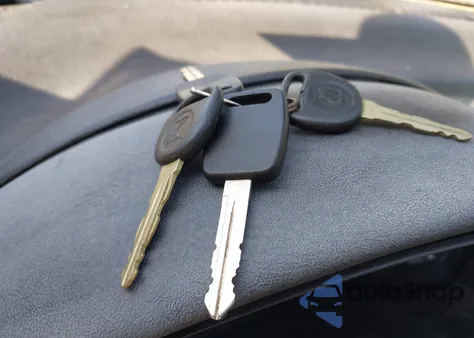 1998 Saturn Sl1 из США, поврежденный, VIN 1G8ZH5281WZ197520